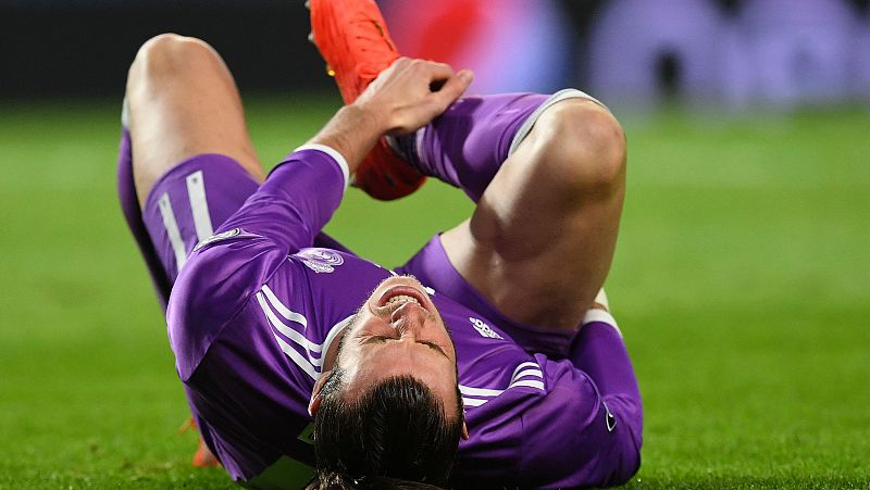 Bale sufre una "luxación" y peligra su participación en el Clásico