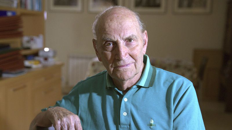 El poeta Marcos Ana, hospitalizado grave en Madrid