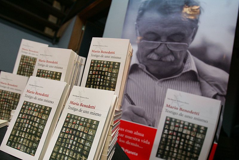Emotivo homenaje a Benedetti en la presentación de su nuevo libro