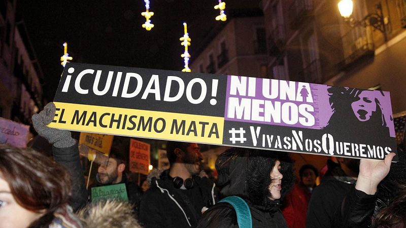Miles de personas claman contra la violencia machista en España y piden que sea "cuestión de Estado"