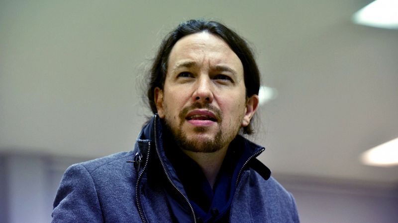 Iglesias ve una "tomadura de pelo" cambiar el art. 135 de la Constitución y luego "ir a un cóctel a celebrarla"