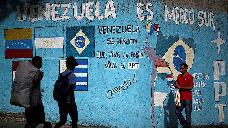 Mercosur suspende a Venezuela de sus "derechos inherentes" y ésta denuncia un "golpe de Estado"
