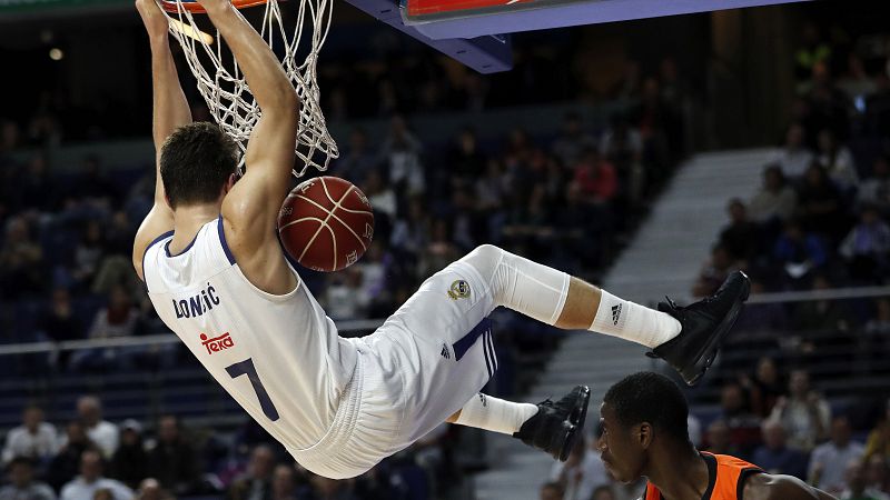 Doncic ameniza una tranquila victoria madridista y el Barça gana en el último suspiro