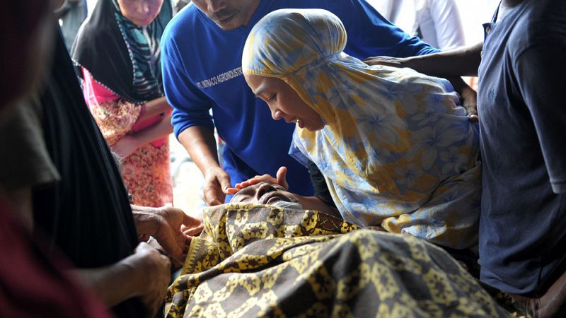 Al menos 94 muertos en Indonesia tras un terremoto de magnitud 6,5