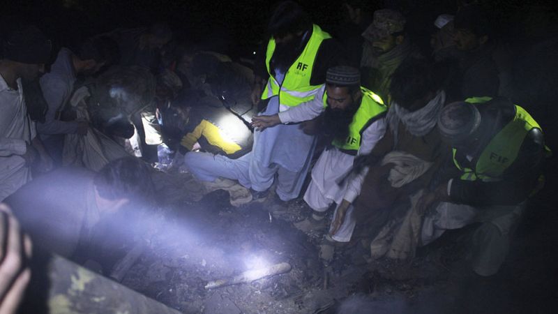 Un avión se estrella en el norte de Pakistán con 48 personas a bordo