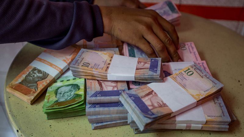 Venezuela emite nuevos billetes y monedas obligada por su alta inflación