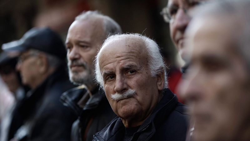 Grecia devuelve la paga extra a 1,6 millones de pensionistas que ganan menos de 850 euros mensuales