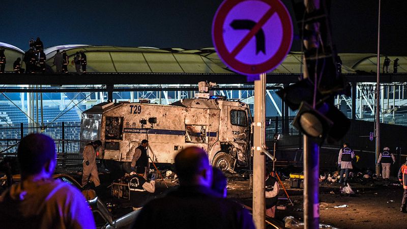 Un doble atentado suicida deja al menos 29 muertos en Estambul