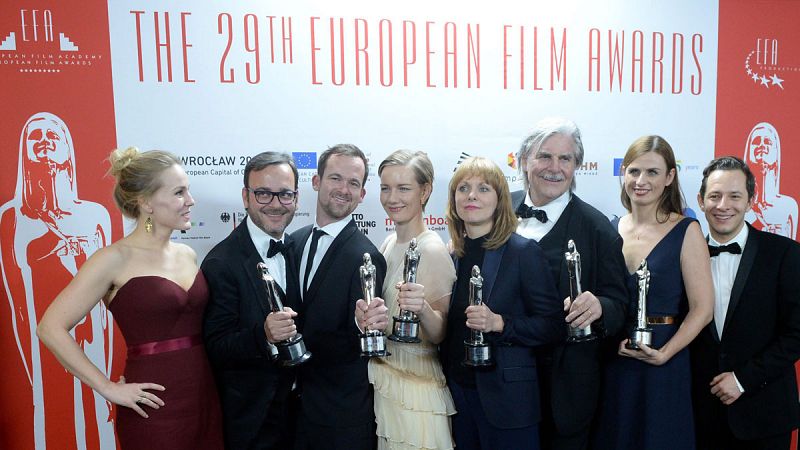 La comedia alemana 'Toni Erdmann' arrasa en la noche del cine europeo
