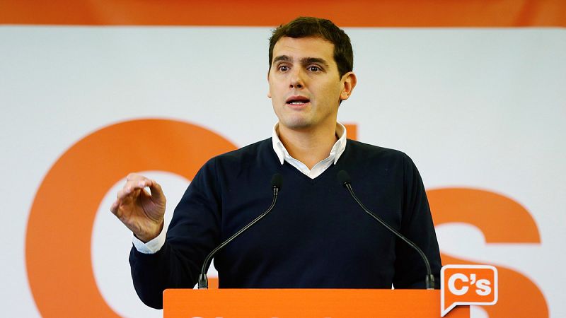 Rivera insta a los crticos de su partido a presentar una candidatura alternativa en la Asamblea de febrero