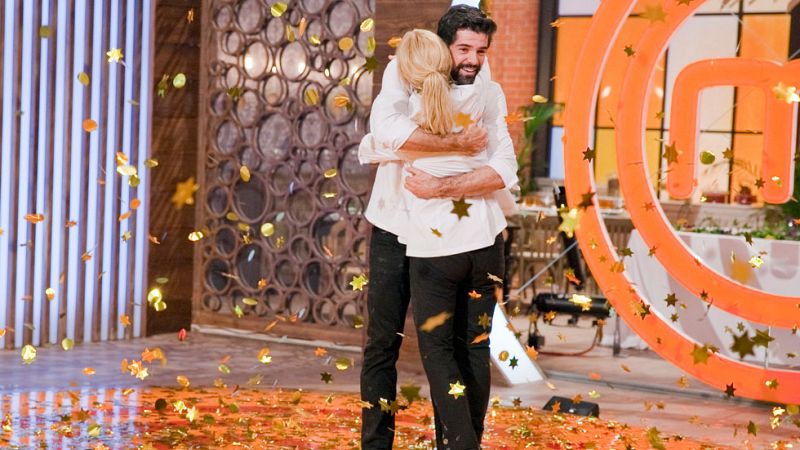 Miguel Ángel Muñoz gana la primera edición de MasterChef Celebrity España