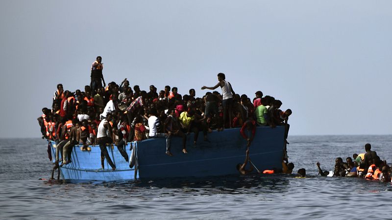 Condenan a 18 años al traficante del barco en el que se ahogaron 700 migrantes