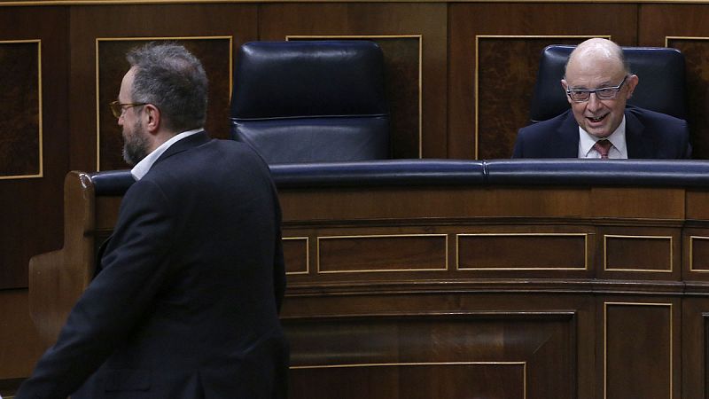 El techo de gasto sale del Congreso con el visto bueno de PSOE, Ciudadanos y PNV