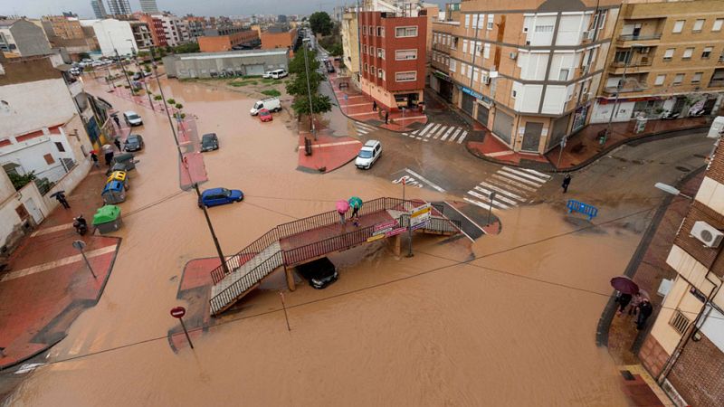 El temporal obliga a cortar carreteras en Valencia, Murcia y Andalucía
