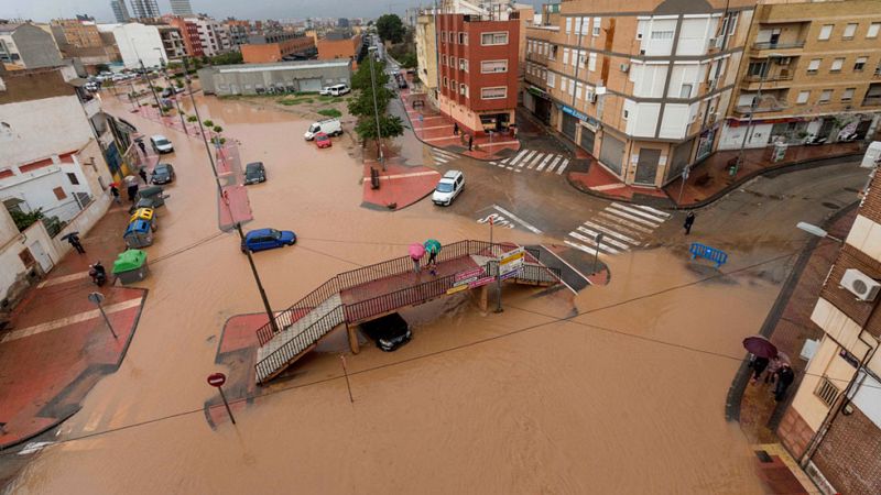 El temporal obliga a cortar carreteras en Valencia, Murcia y Andalucía