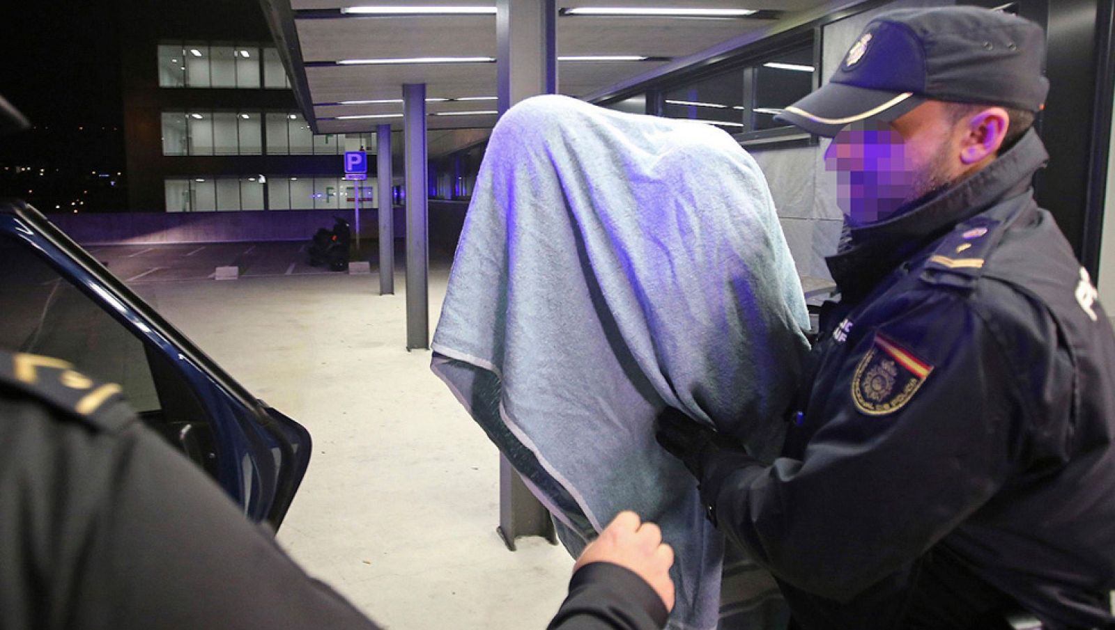 Detenido un compañero de trabajo de la joven asesinada en Vigo tras intentar suicidarse | Ver