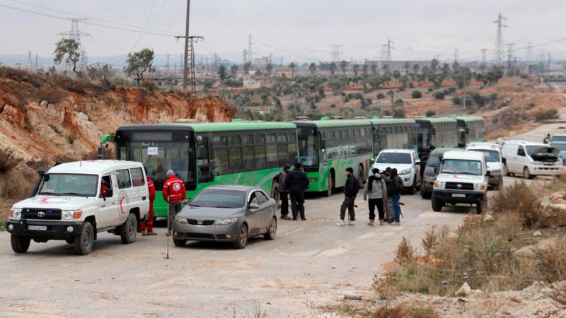 350 personas son evacuadas de Siria a la espera de un acuerdo este lunes