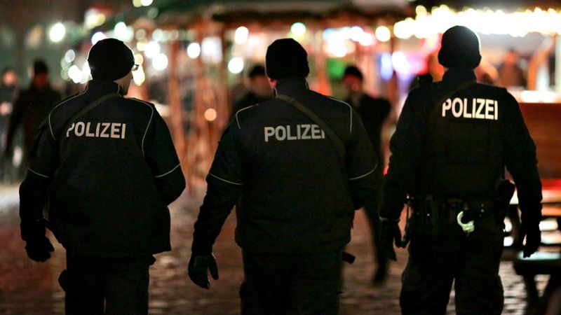 La policía alemana busca al autor del ataque terrorista de Berlín tras dejar en libertad al único detenido