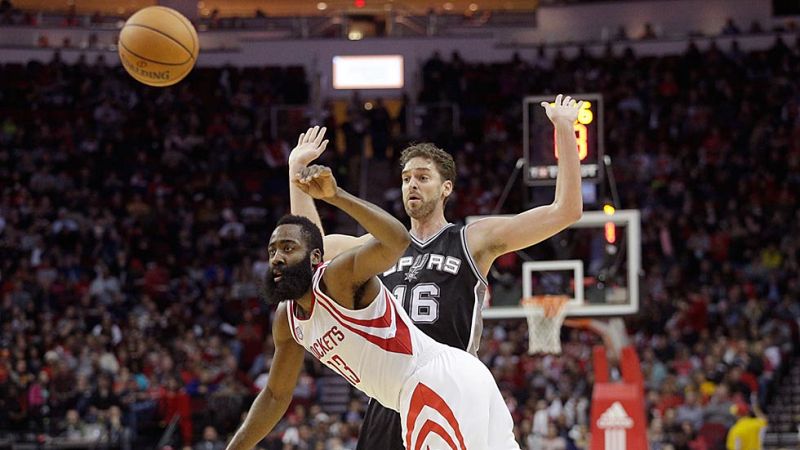 Pau Gasol, clave en la victoria de los Spurs sobre los Rockets