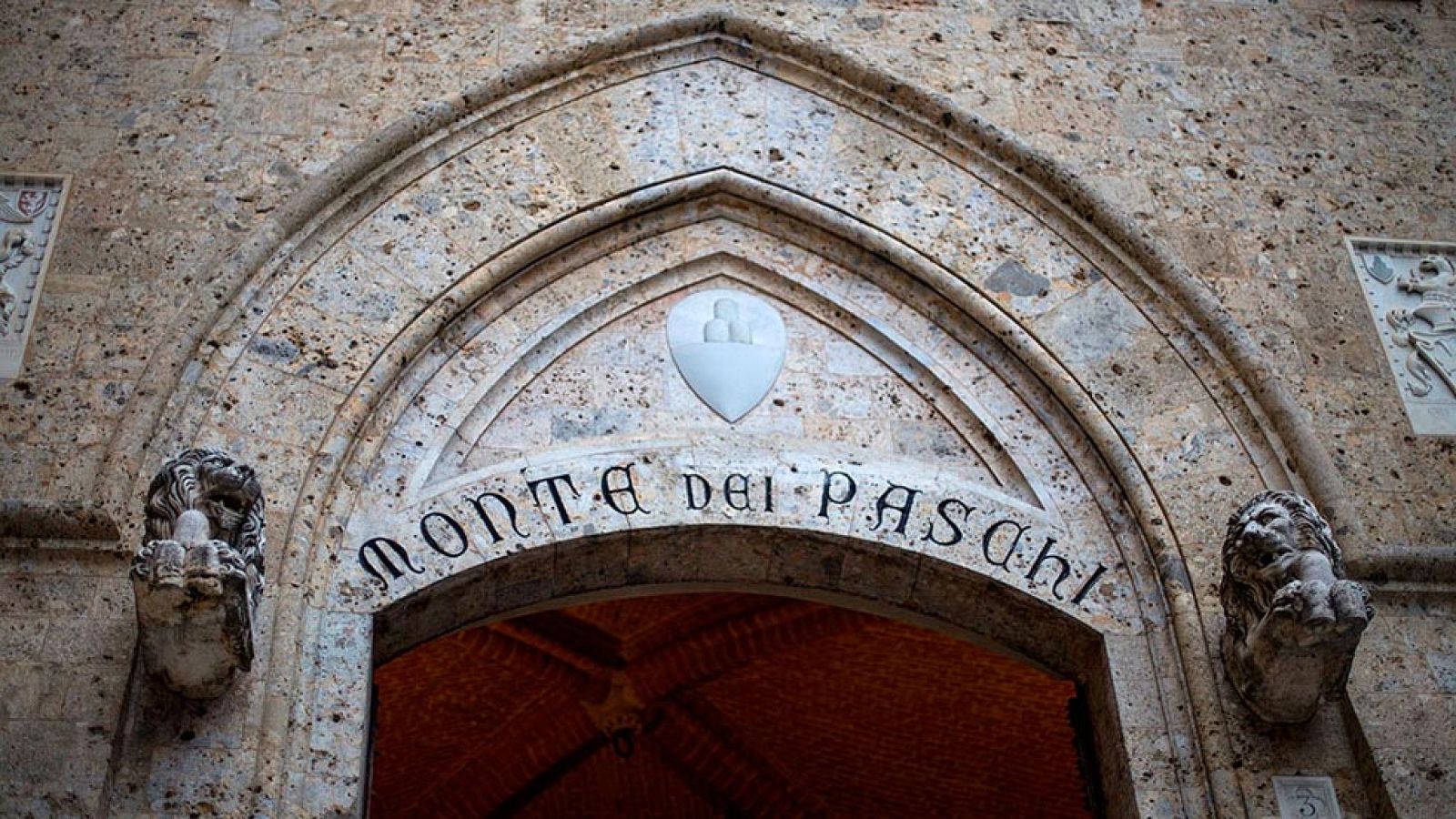 El Gobierno italiano aprueba un decreto para rescatar a bancos en apuros como el MPS