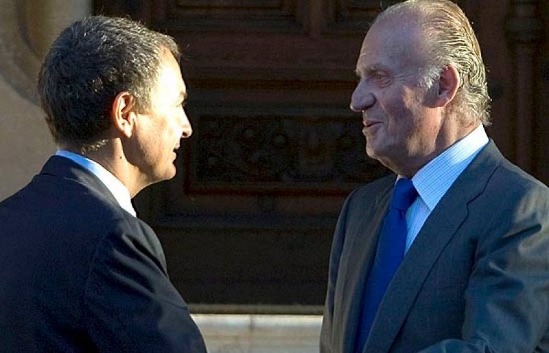 El accidente de Barajas centra la reunión entre Zapatero y el Rey Juan Carlos