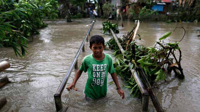 Unos 300 vuelos cancelados en Filipinas a causa del tifón Nock-Ten