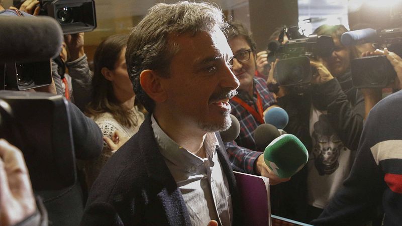 Los diputados de Podemos en Madrid ratifican el cese de López por un voto de diferencia