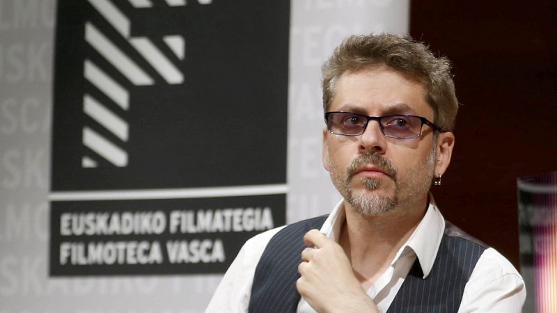 Juanma Bajo Ulloa dice que "no tiene que ver" con el intento de venta de un premio Goya