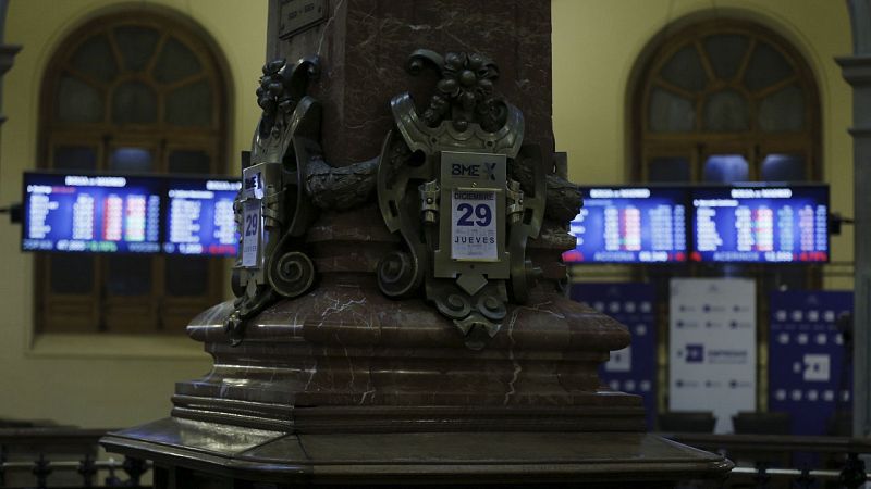 El IBEX 35, a punto de perder los 9.300 puntos a una sesión del cierre del año