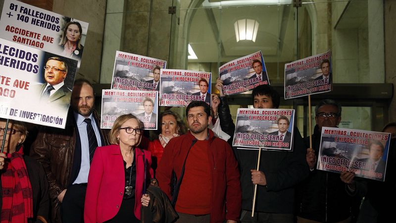 Las víctimas del accidente de tren en Santiago, "atónitas" al rechazar Fomento la creación de una comisión técnica