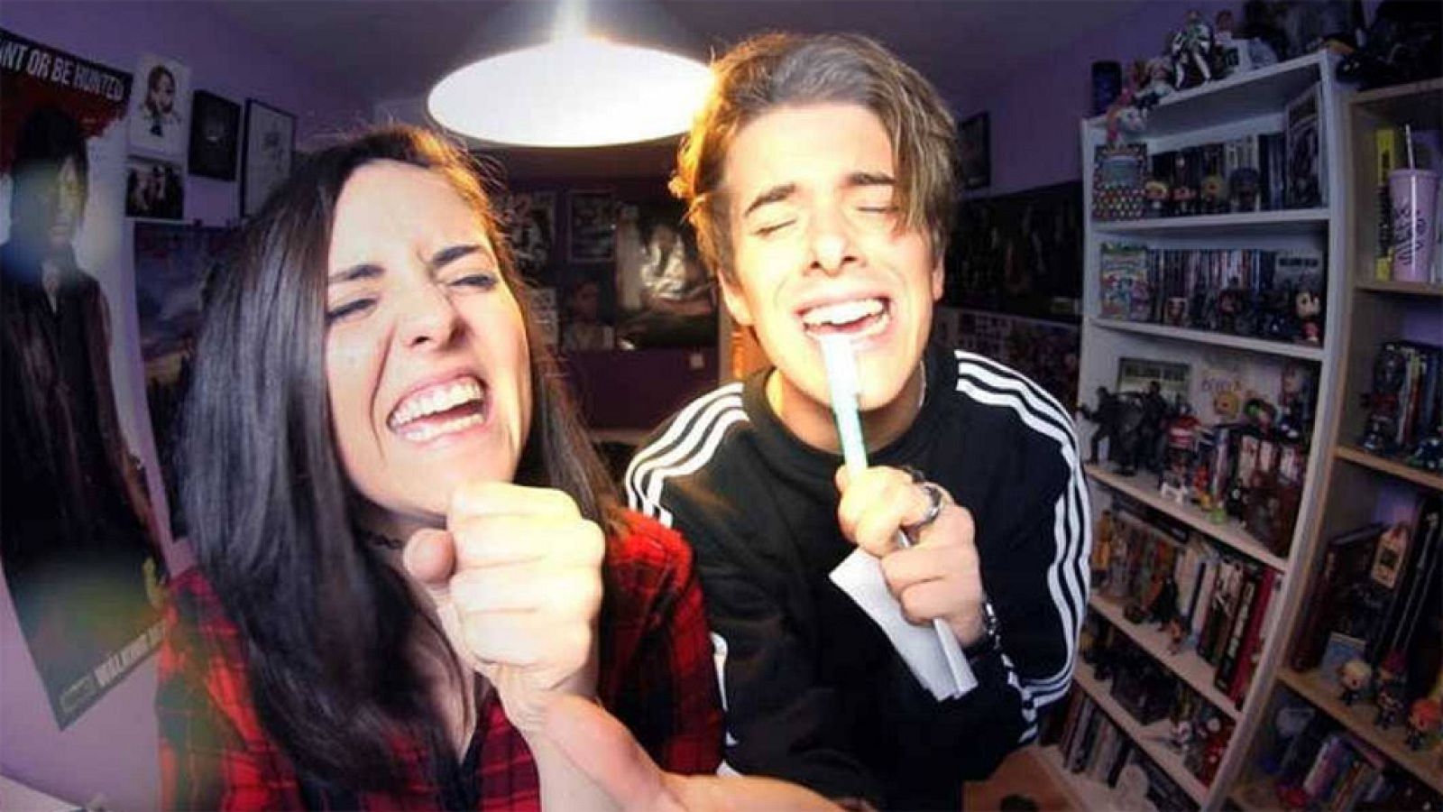 Andrea Compton y Alex Puértolas dan las primeras campanadas digitales de RTVE.es