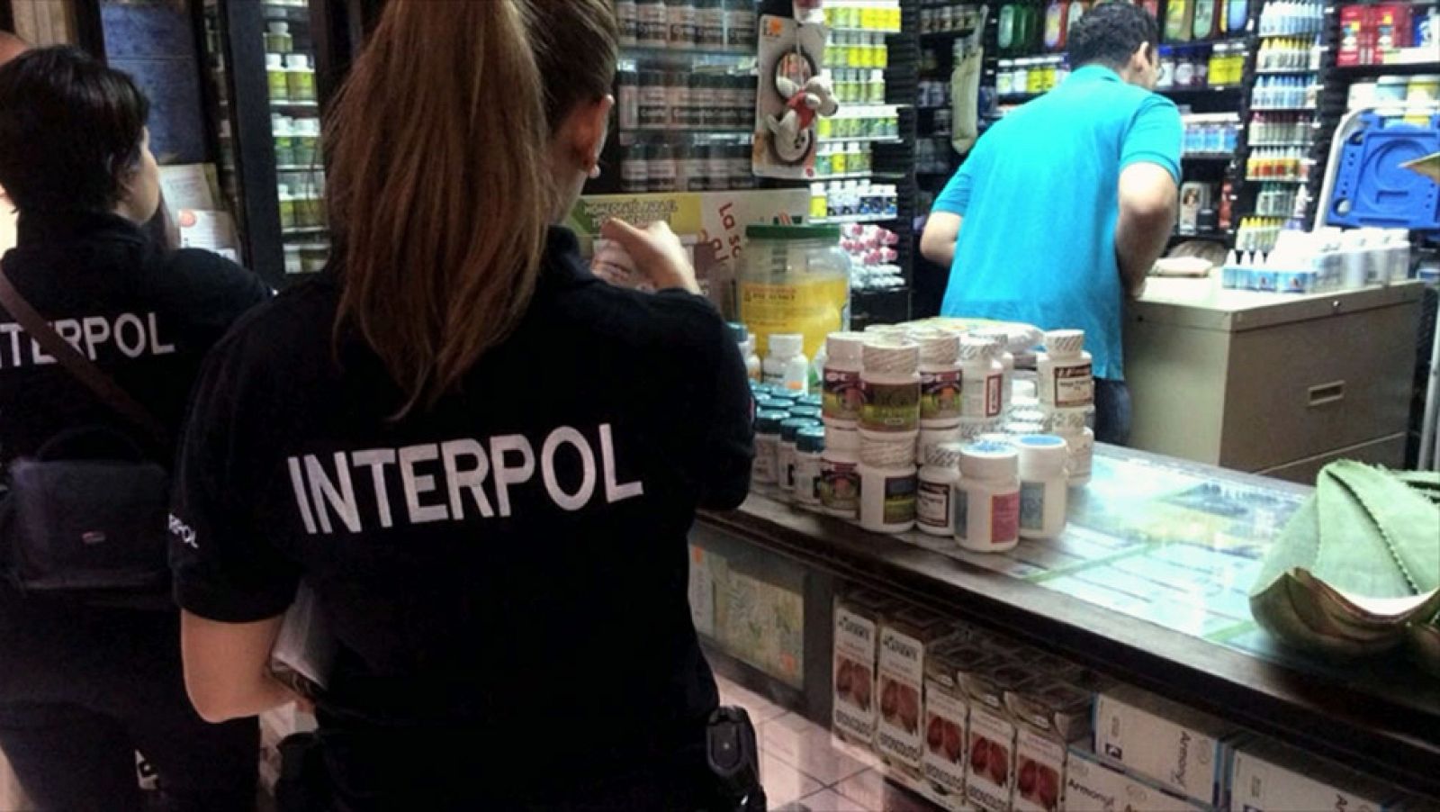 Documentos tv - Medicamentos falsos, una amenaza global - Avance