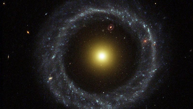 Localizan una nueva galaxia de un tipo poco común a 359 millones de años luz