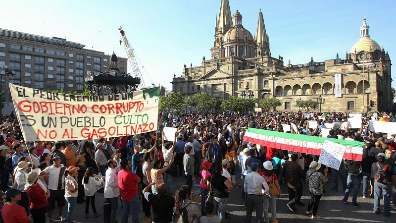 Peña Nieto asegura que no tolerará "abusos" ni "tropelías" aprovechando las protestas contra el 'gasolinazo'