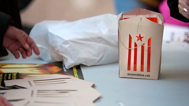 El presidente de Òmnium Cultural se desmarca de la iniciativa de los "farolillos independentistas"