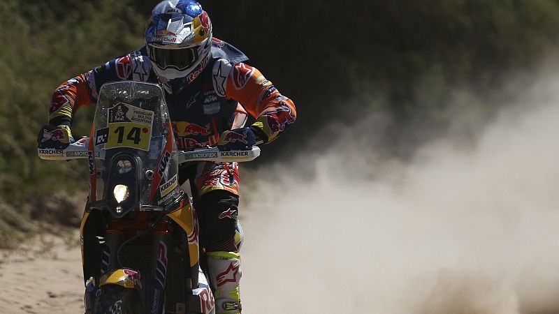 Peterhansel y Sunderland siguen l�deres en el Dakar