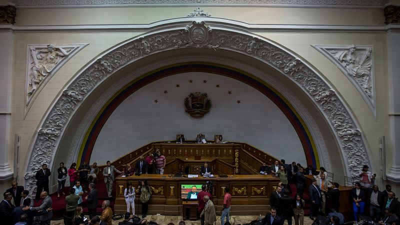 El Tribunal Supremo de Venezuela declara la nulidad de los actos del Parlamento por desacato