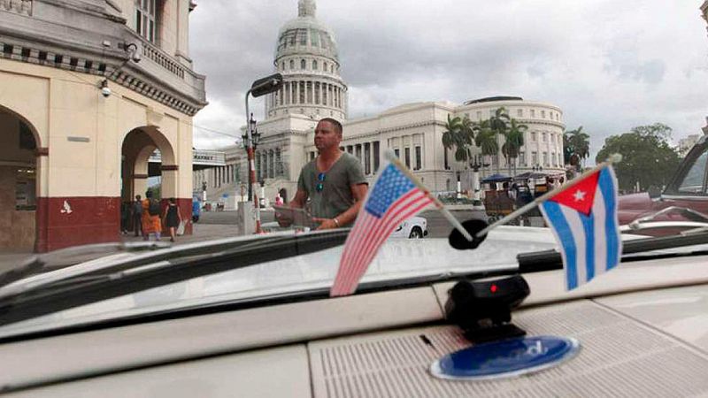 Estados Unidos pone fin a la política de "pies secos, pies mojados" para los cubanos