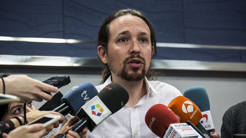 Iglesias cree que Errejón sugiere que Podemos tenía que haber apoyado a Sánchez