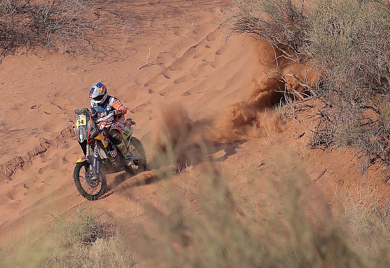 Sunderland acaricia el Dakar en motos; el suspense continúa en coches entre Peterhansel y Loeb