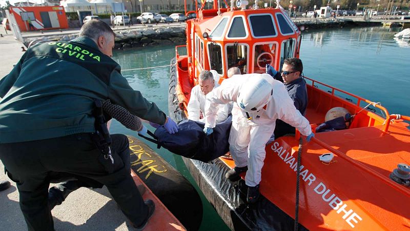 Hallados los cadáveres de seis inmigrantes en el Estrecho