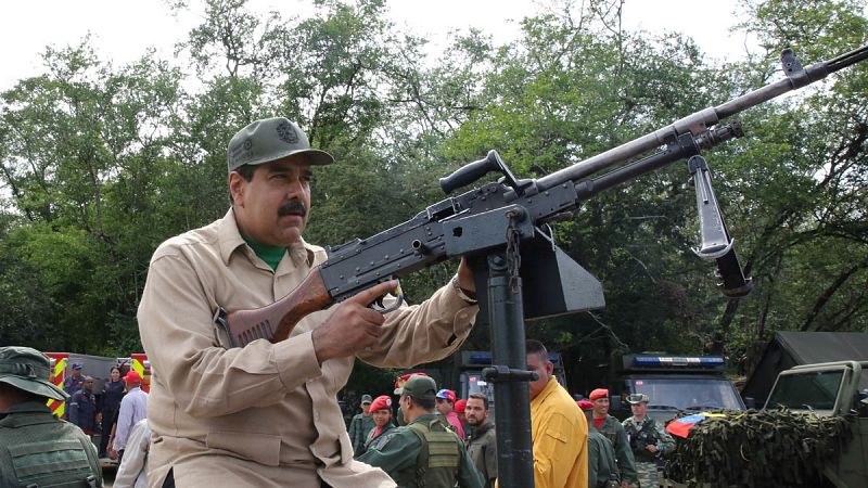 Maduro despliega a las fuerzas venezolanas para advertir a los potenciales agresores