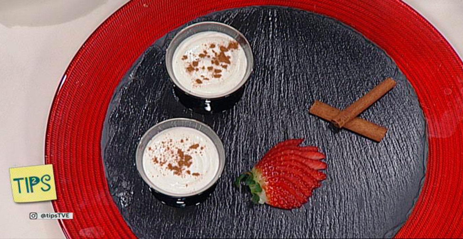 TIPS - Cocina - Chupito de arroz con leche y coulis de moras