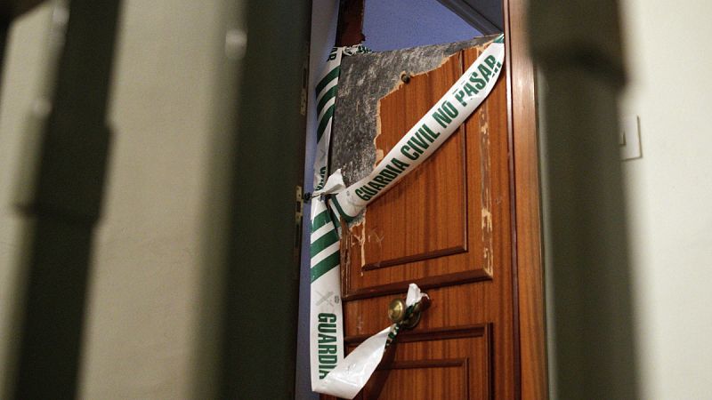 La jueza manda a prisión comunicada y sin fianza al padre que apuñaló a su hija en Benifaió