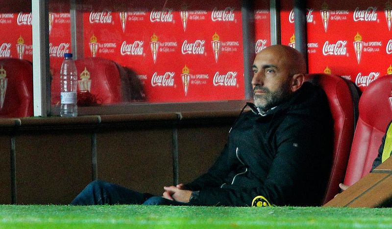 Abelardo deja el banquillo del Sporting