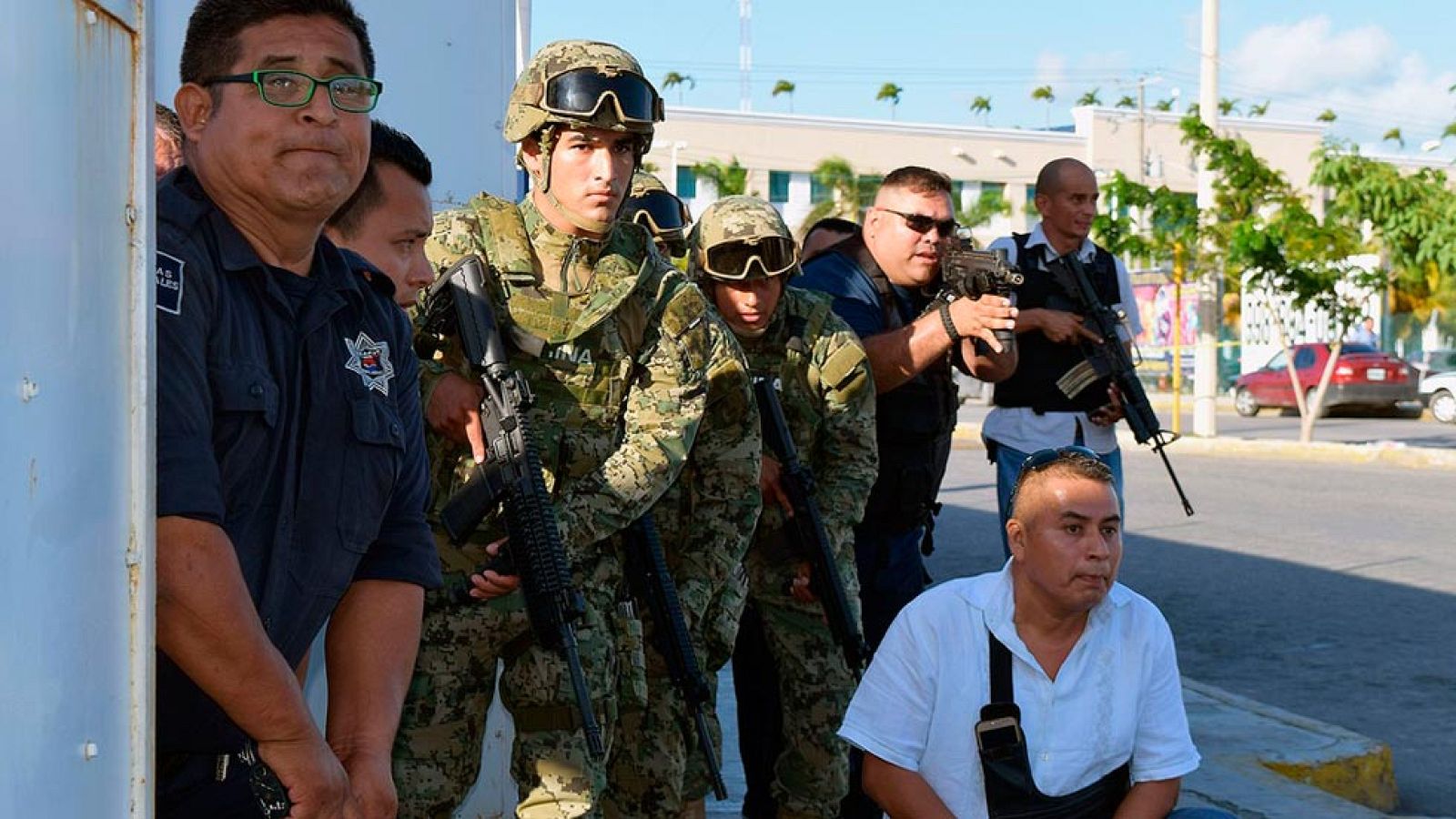 Un ataque a un edificio oficial en Cancún causa cuatro muertos