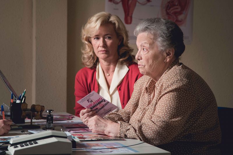 'Cuéntame cómo pasó': San Genaro recibe a Tierno Galván e inaugura su primer centro de planificación familiar