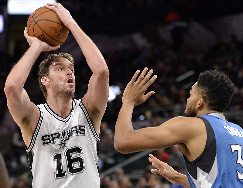 Pau Gasol, operado con éxito de la mano izquierda