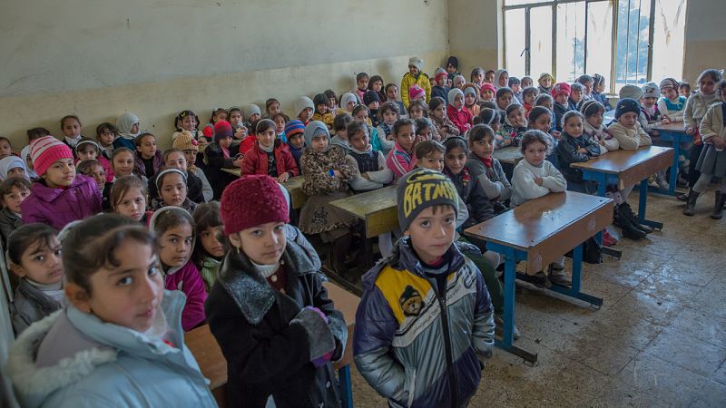 Más de 16.000 niños de Mosul vuelven a la escuela por el descenso de la violencia