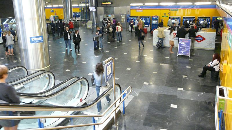 Cómo llegar al aeropuerto con el cierre de la línea 8 de Metro de Madrid